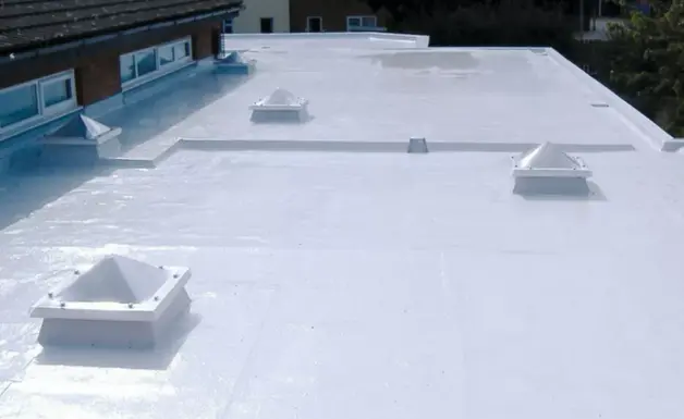Trabajo de impermeabilización en azotea antes y después